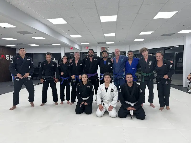 Base Martial Arts Brazilian Jiu jitsu - Muay Thai Thai