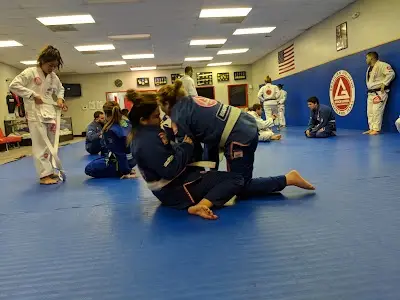 Gracie Barra Pearland, Brazilian Jiu-Jitsu BJJ Academy - photo 1