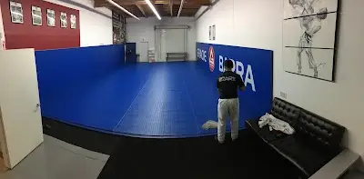 Gracie Barra San Ysidro Brazilian Jiu-Jitsu & Self Defense BJJ Academy - photo 1