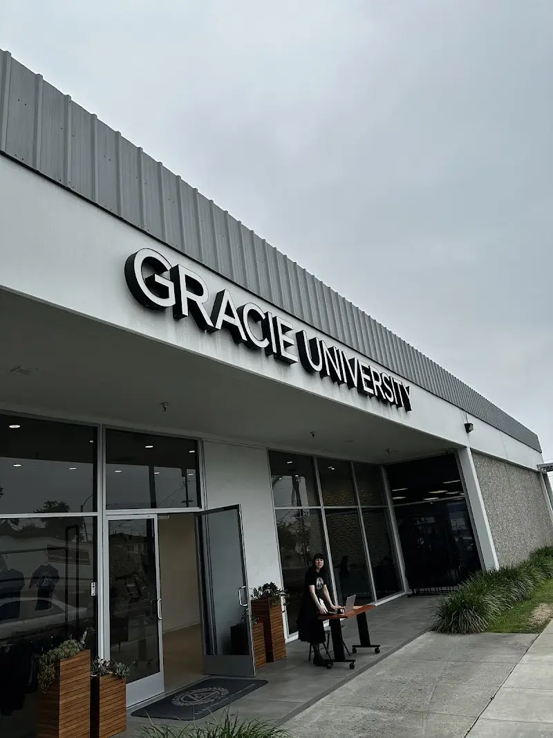 Gracie University of Jiu-Jitsu BJJ Academy - photo 2