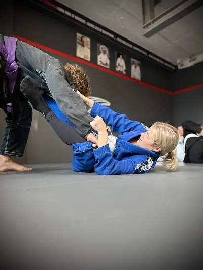 Guildford Jiu Jitsu (Mauricio Gomes Legacy Team) BJJ Academy - photo 3