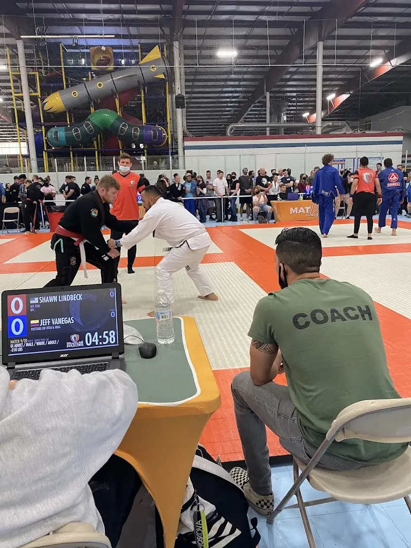 Pressure Jiu Jitsu & MMA BJJ Academy - photo 2