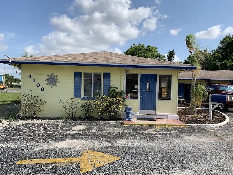 Sundial Motor Inn