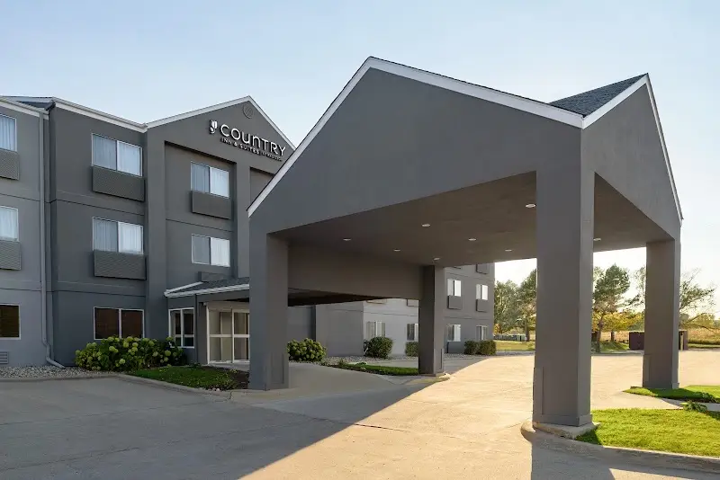 Country Inn & Suites by Radisson, Brookings, SD