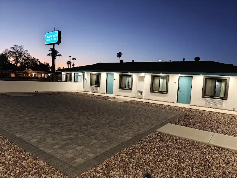 Casa Blanca Inn & Suites