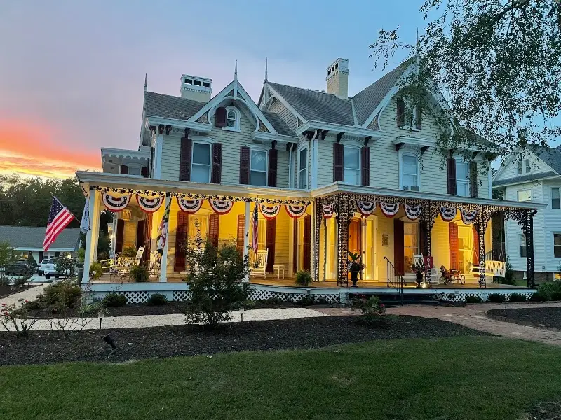 River House Inn - CLOSED