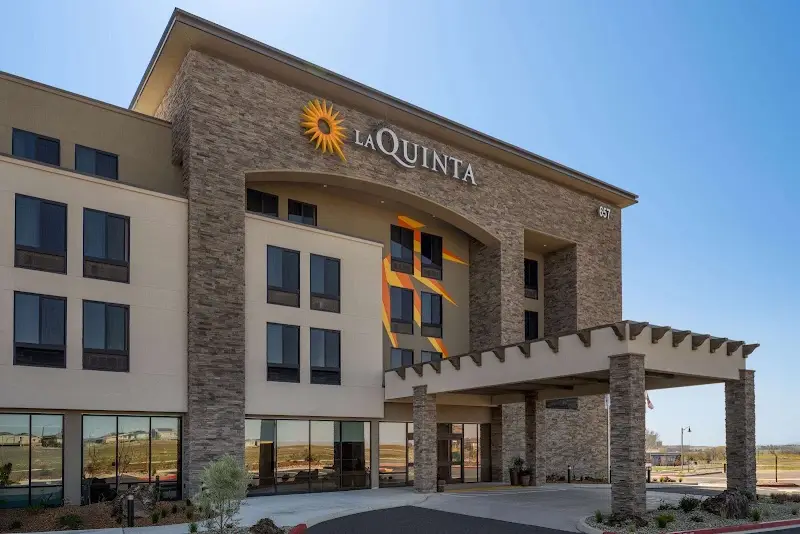 La Quinta Inn & Suites by Wyndham Lincoln