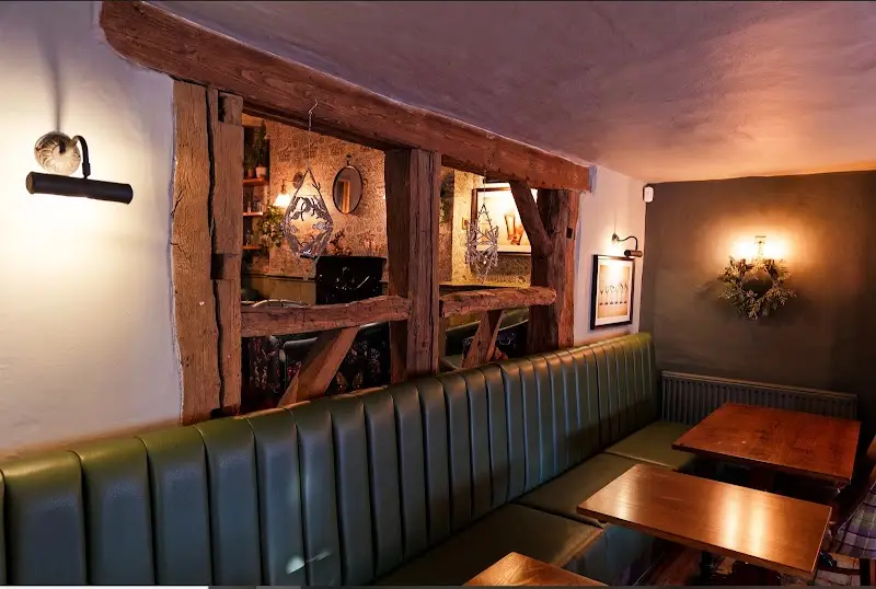 The Three Horseshoes