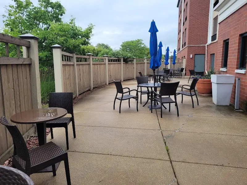 Holiday Inn Express & Suites Milwaukee-New Berlin by IHG