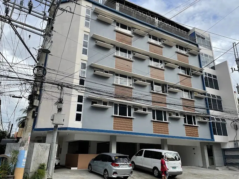 Circuit Manor