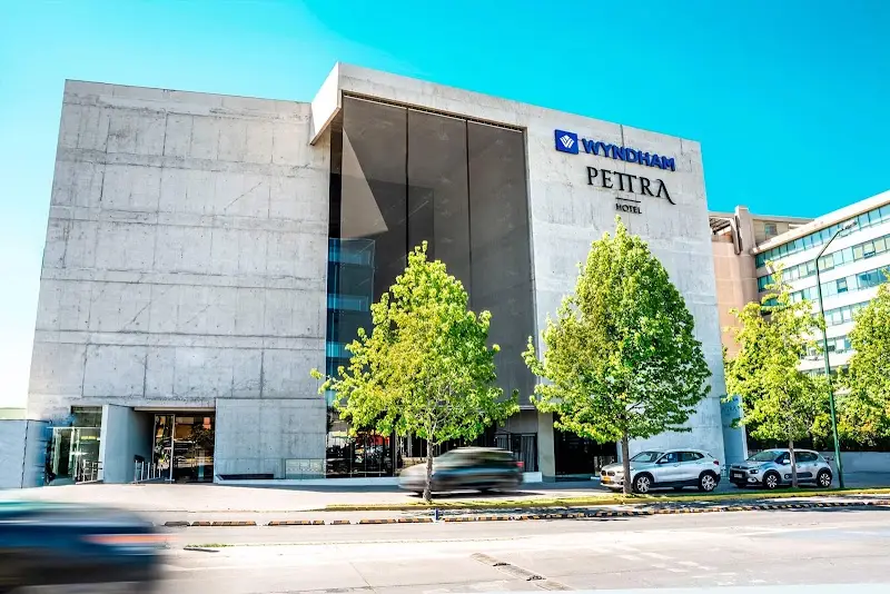 Wyndham Santiago Pettra