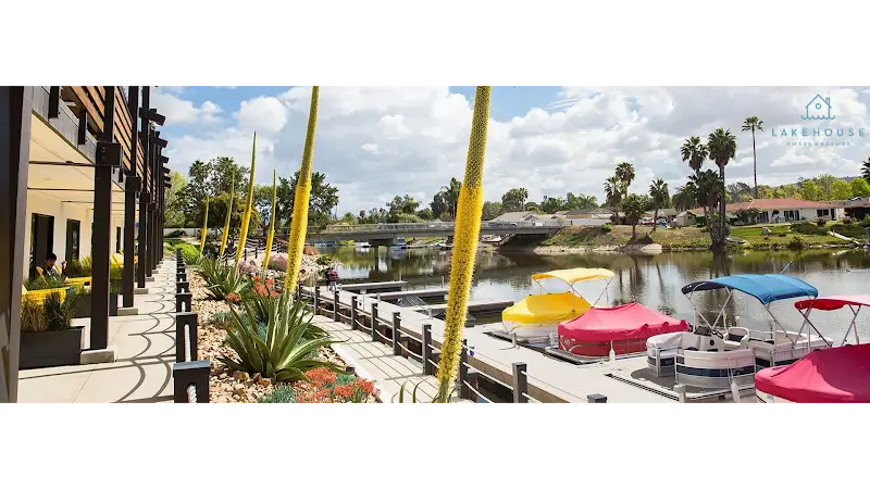 Lakehouse Resort