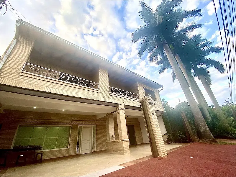 CocoAru Airbnb Hotel