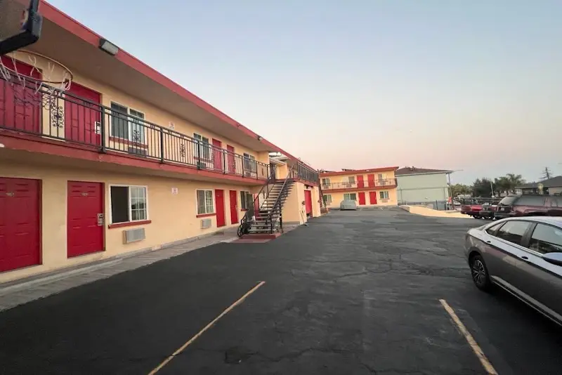 Premier Inn & Suites