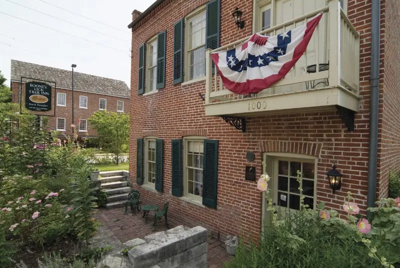 Boone's Lick Trail Inn