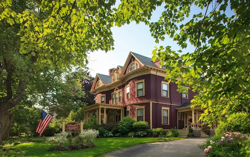 Berry Manor Inn & Hotel