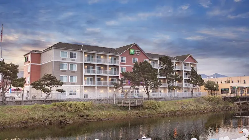 Holiday Inn Express & Suites Seaside-Convention Center by IHG