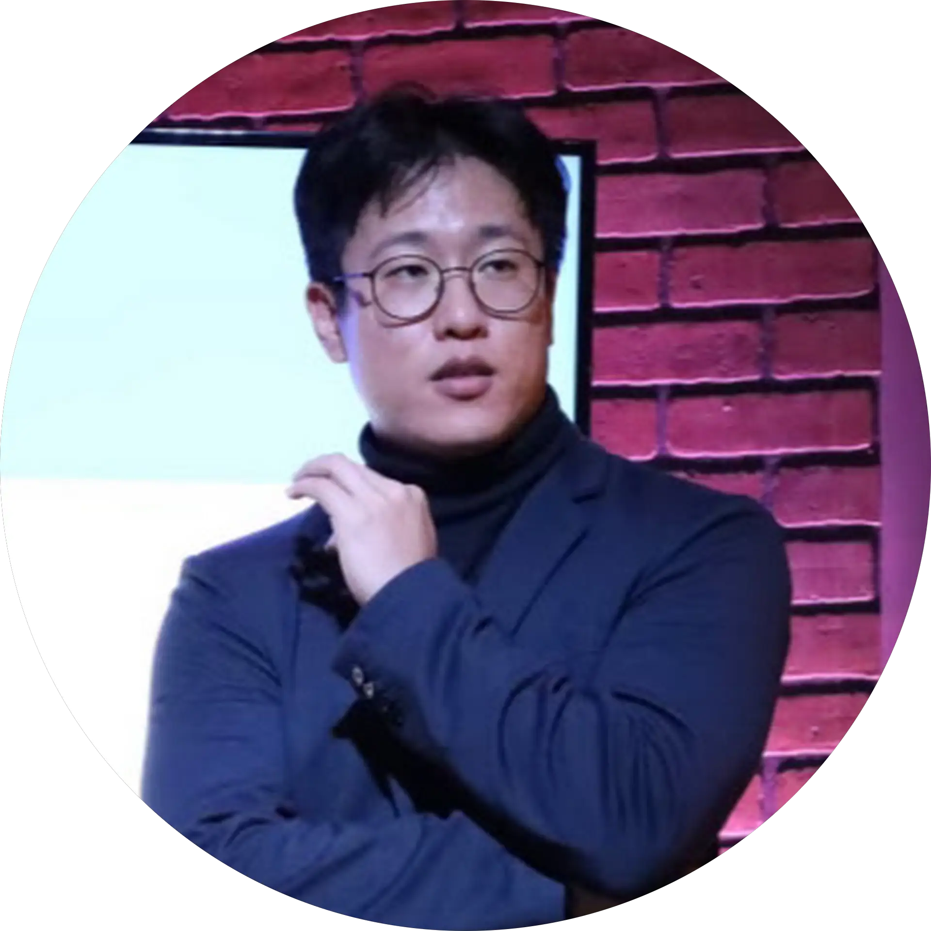 Kun Woo Kim